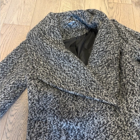 H&M Black and White Textured Knit Sweater Jacket - Picture 2 of 6